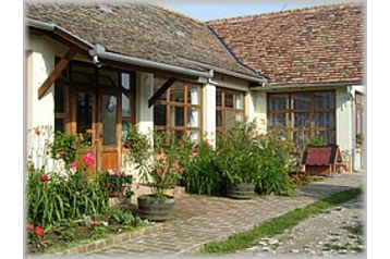 Унгария Privát Nagytótfalu, Екстериор